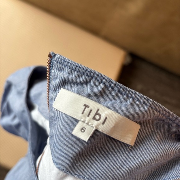 TIBI Women’s size 6 shirt top ruched sleeve. Back zipper. Cotton - Picture 4 of 14